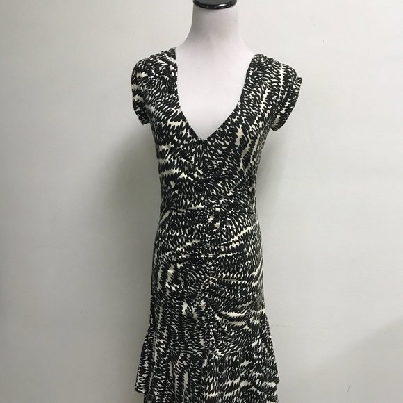 Betsey Johnson Dresses & Skirts - Betsey Johnson black cream midi wiggle short sleeve v neck dress L NWT
